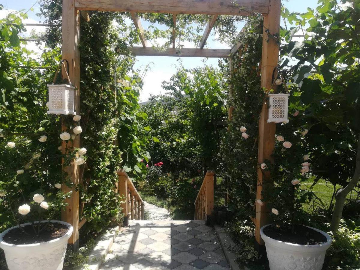 My Garden Hotel Tbilisi Exterior foto